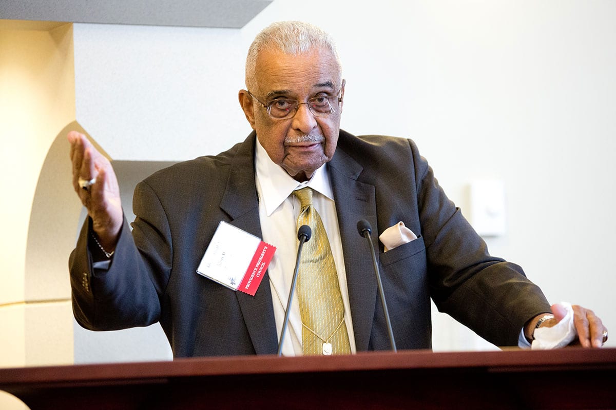 Dr. Kenneth Walker ’57 & ’83Hon. expresses gratitude to family, colleagues, and friends during the reception in his honor.