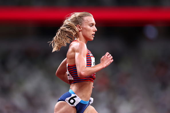Emily Sisson ‘14 is the top American finisher in the Tokyo 2020 Olympics 10k facing difficult race conditions to finish tenth.